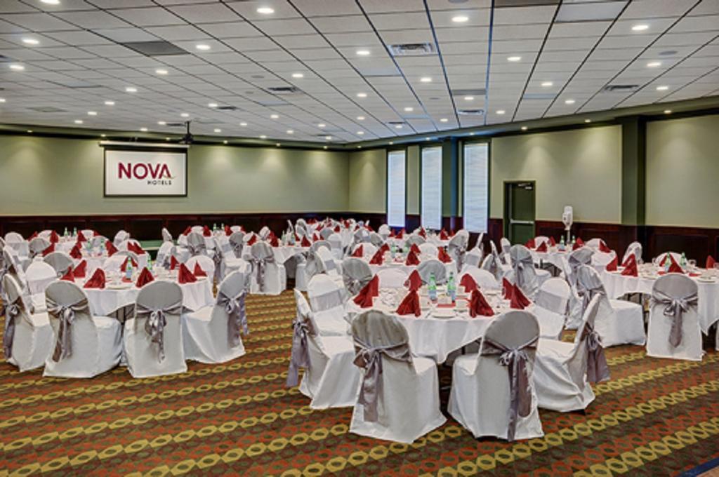 Chateau Nova Hotel Fort Mcmurray Kültér fotó