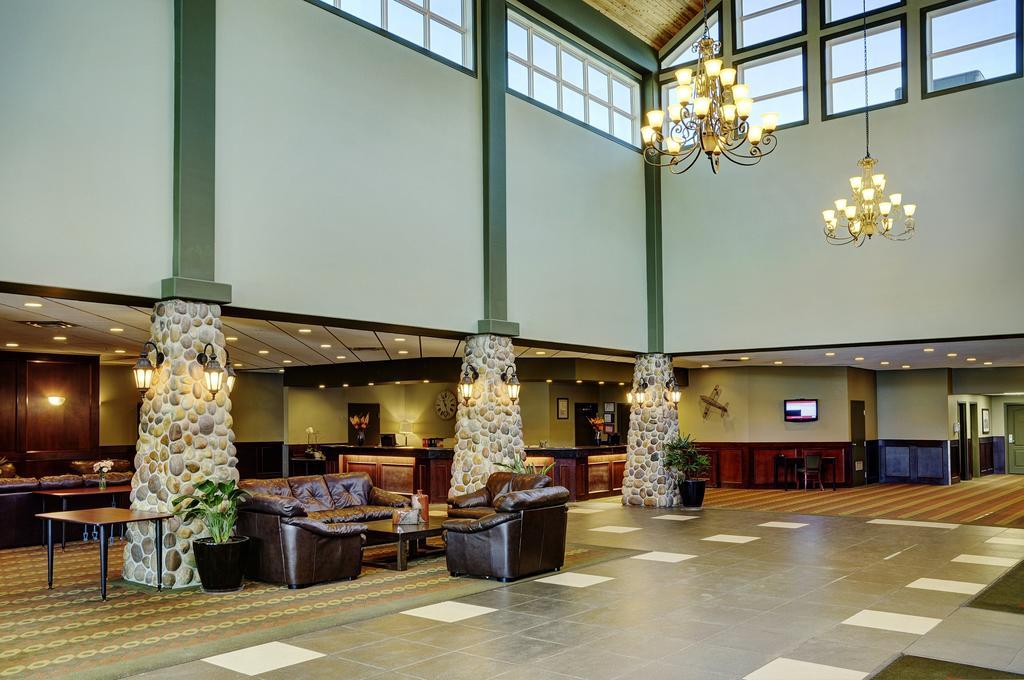 Chateau Nova Hotel Fort Mcmurray Kültér fotó