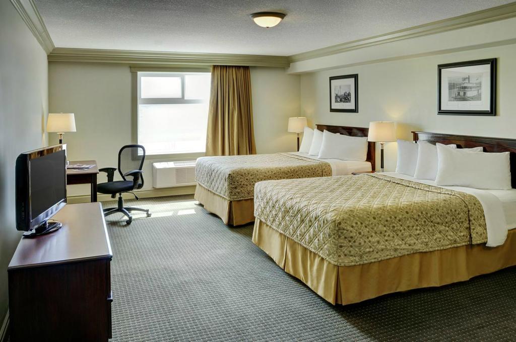Chateau Nova Hotel Fort Mcmurray Szoba fotó